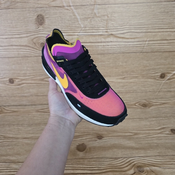 Nike Waffle One Sneakers - Picture 7 of 9